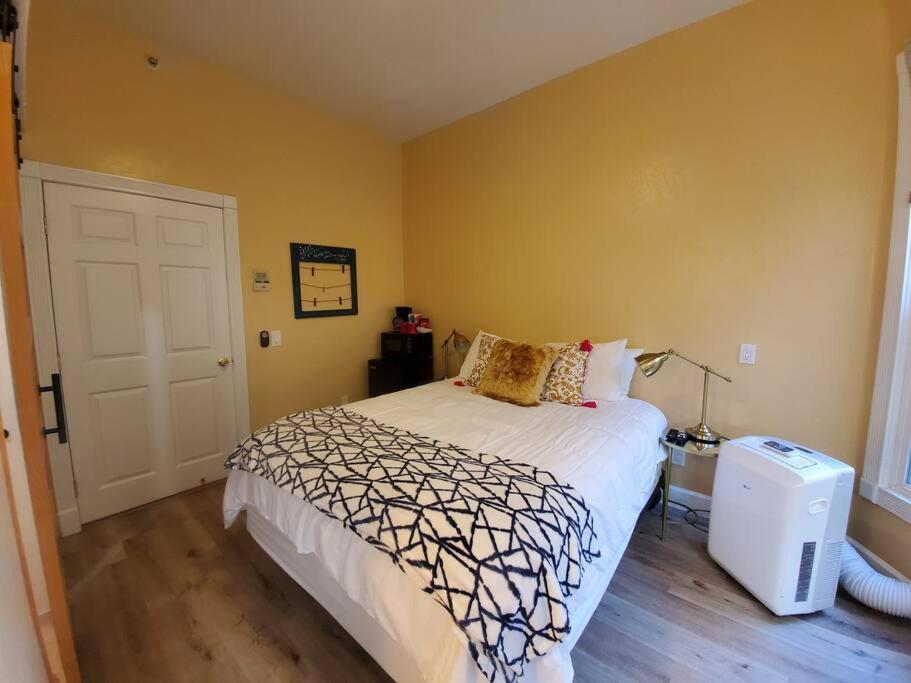 Centrally Located Studio And Cozy Place Perfect For Travelers And Couples! Located In San Diego Downtown! Perfect For Your Quick Getaway!アパートメント エクステリア 写真