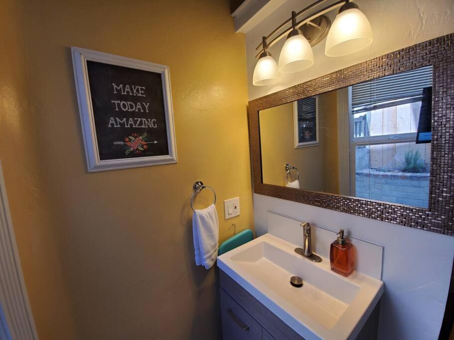 Centrally Located Studio And Cozy Place Perfect For Travelers And Couples! Located In San Diego Downtown! Perfect For Your Quick Getaway!アパートメント エクステリア 写真