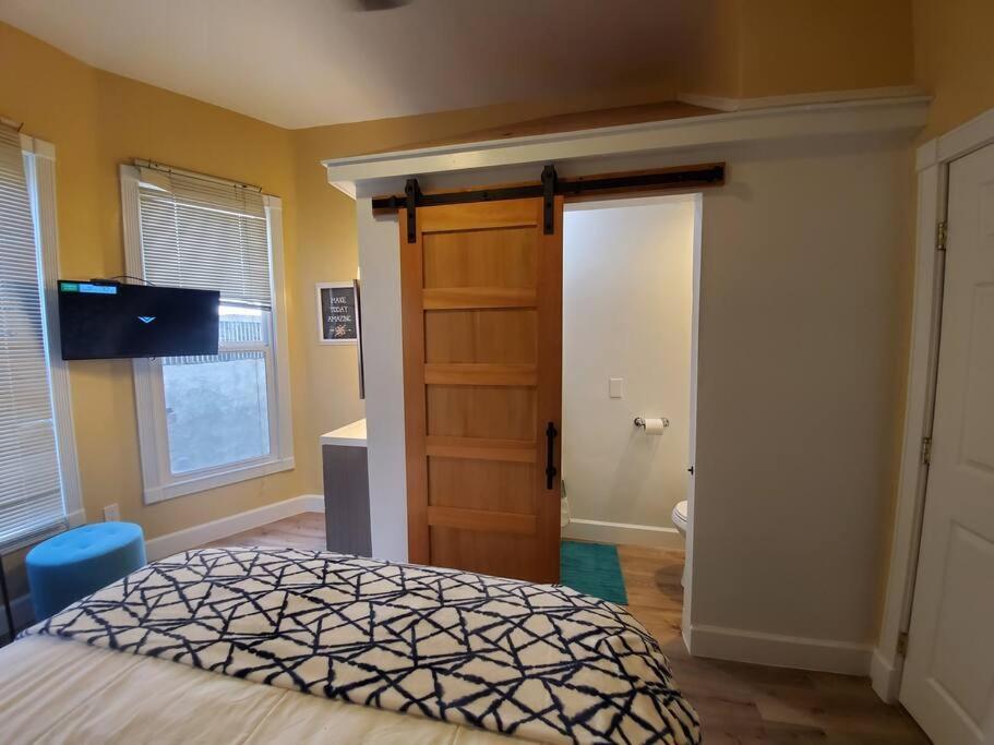 Centrally Located Studio And Cozy Place Perfect For Travelers And Couples! Located In San Diego Downtown! Perfect For Your Quick Getaway!アパートメント エクステリア 写真